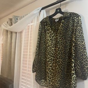 Cheetah print shirt size M